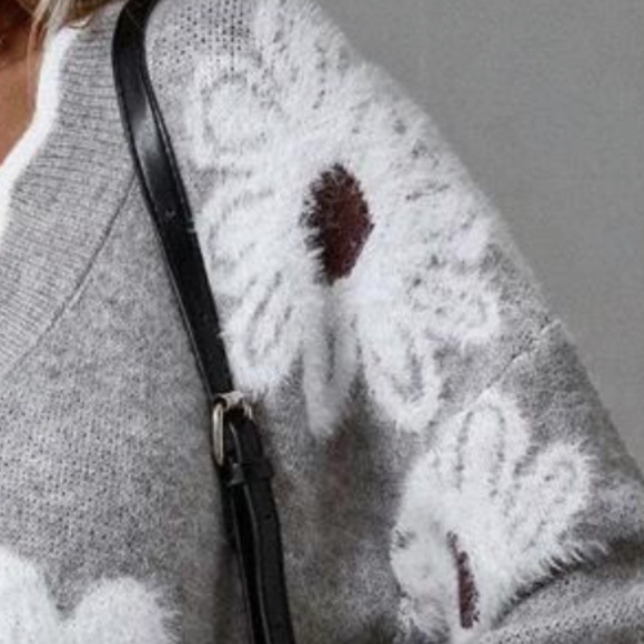 Cozy Fuzzy V neck Floral Print Loose Fit Sweater Top - Picture 6 of 6